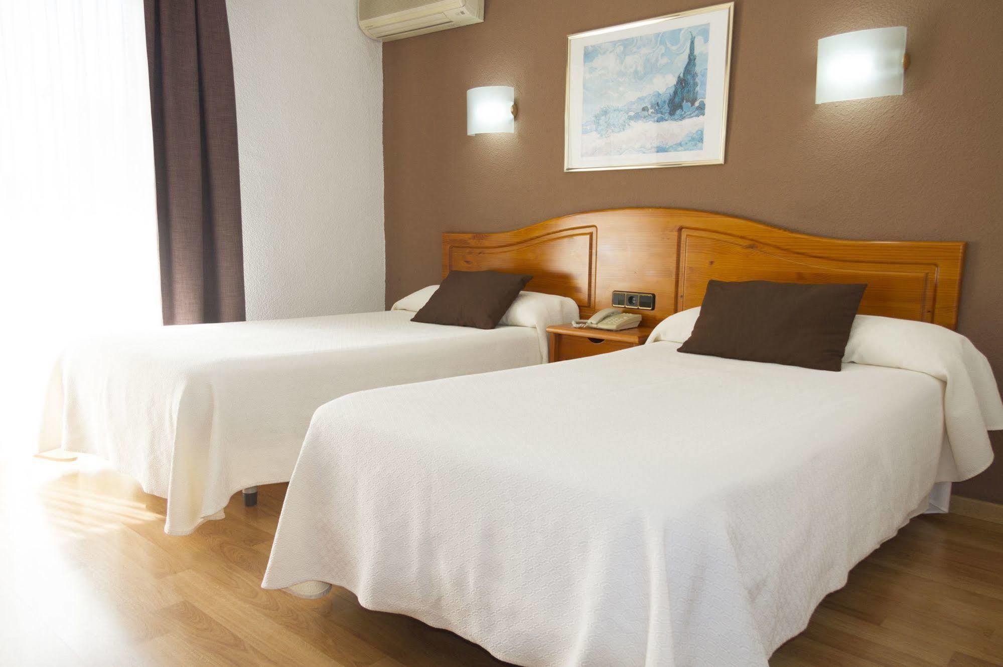 Hotel Caballo De Oro Бенидорм Экстерьер фото